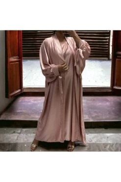 Gilet Et Robe Rayhana Très Ample Satiné Rose -Féminité Couture gilet et robe rayhana tres ample satine rose 2