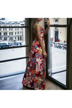 Longue Robe Avec Sublime Motif Fleuris Rouge Bretelles Amovible