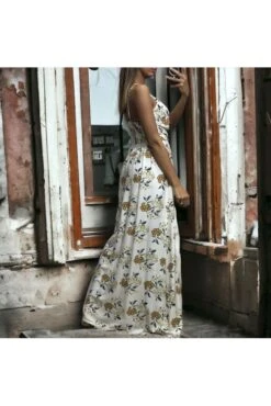 Longue Robe Blanche Croisé à Bretelle Motif Fleuris