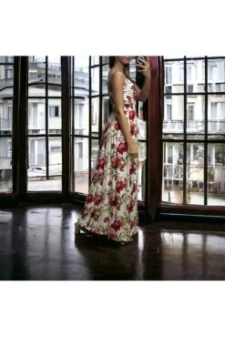 Longue Robe Blanche Motif Fleuris Bretelles Amovible