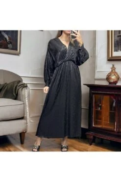 Longue Robe Cache Coeur Noir Matière Brillante à Motif -Féminité Couture longue robe cache coeur noir matiere brillante a motif 3