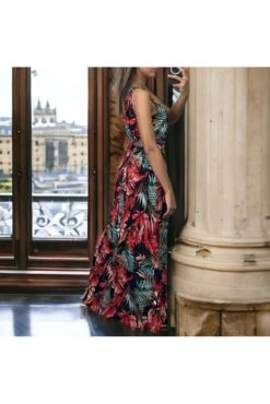 Longue Robe Feuille Noir Et Rouge Avec Ceinture