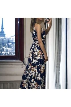Longue Robe Marine Motif Fleuris Avec Ceinture
