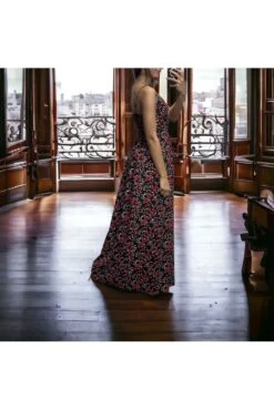 Longue Robe Motif Fleuris Noir Et Rouge Bretelles Amovible