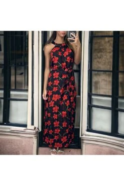 Longue Robe Noir Et Rouge Motif Fleuris Avec Ceinture