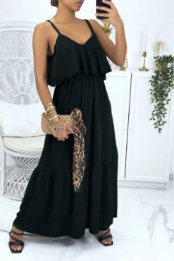 Longue Robe Noir évasé à Volant Avec Bretelles -Féminité Couture longue robe noir evase a volant avec bretelles 3