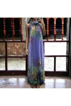 Longue Robe Plissé Lilas Avec Sublime Motif Fleuris -Féminité Couture longue robe plisse lilas avec sublime motif fleuris 2