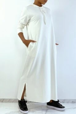 Longue Robe Sweat Abaya Blanche à Capuche -Féminité Couture longue robe sweat abaya blanche a capuche 2