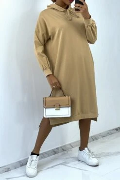 Devant 35 Longue Robe Sweat Over Size En Camel Avec Capuche