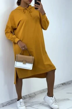 Devant 39 Longue Robe Sweat Over Size En Moutarde Avec Capuche