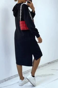 Longue Robe Sweat Over Size En Noire Avec Capuche -Féminité Couture longue robe sweat over size en noire avec capuche 2