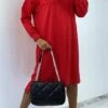 Longue Robe Sweat Over Size En Rouge Avec Capuche -Féminité Couture longue robe sweat over size en rouge avec capuche