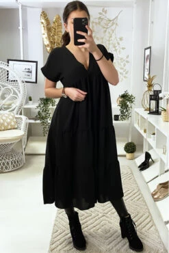 Longue Robe Tunique Col V à Volant En Noir -Féminité Couture longue robe tunique col v a volant en noir 2