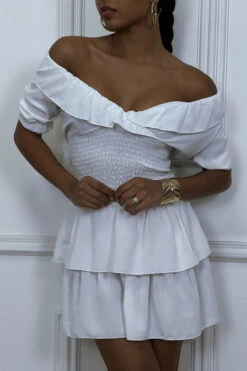 Robe Blanche Croisé Au Buste Cintre Avec élastique à La Taille Et Volant -Féminité Couture robe blanche croise au buste cintre avec elastique a la taille et volant 6