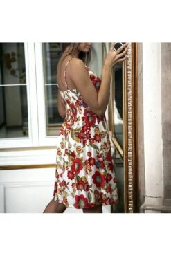 Robe Blanche Fleuris à Bretelle Froncé A La Taille