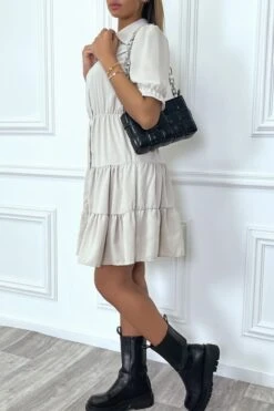 Robe Chemise Beige Boutonnée Avec Volants -Féminité Couture robe chemise beige boutonnee avec volants 2