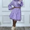 Robe Chemise Lila Avec Ceinture Volant Et Dentelle -Féminité Couture robe chemise lila avec ceinture volant et dentelle