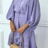 Robe Chemise Lila Avec Manches Bouffante Volants Et Ceinture -Féminité Couture robe chemise lila avec manches bouffante volants et ceinture