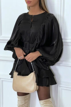 Robe Chemise Noire à Volants Et Manches Chauve Souris -Féminité Couture robe chemise noire a volants et manches chauve souris 3