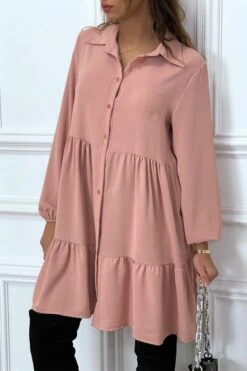 Devant -Féminité Couture robe chemise rose a volant et boutons 1