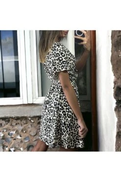 Robe Croisé Motif Léopard Beige -Féminité Couture robe croise motif leopard beige 3