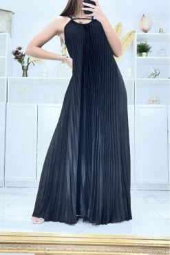 Robe Longue Noire Satinée Plissée Et évasée -Féminité Couture robe longue noire satinee plissee et evasee 3