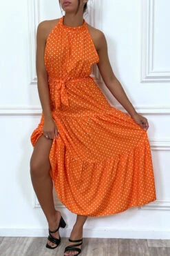 Robe Longue Orange Volante à Petit Pois Blanc Avec Ceinture