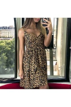 Robe Motif Léopard Marron à Bretelle Froncé A La Taille -Féminité Couture robe motif leopard marron a bretelle fronce a la taille 2