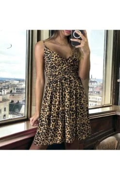 Robe Motif Léopard Marron à Bretelle Froncé A La Taille