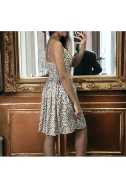 Robe Motif Liberty Bleu à Bretelle Froncé A La Taille