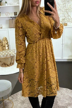 Robe Moutarde à Dentelle Coupe évasée. -Féminité Couture robe moutarde a dentelle coupe evasee 2