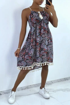 Robe Noire à Motif Avec Bretelle Lacet Et Pompon