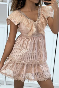 Robe Patineuse Rose à Volants En Dentelle -Féminité Couture robe patineuse rose a volants en dentelle 2