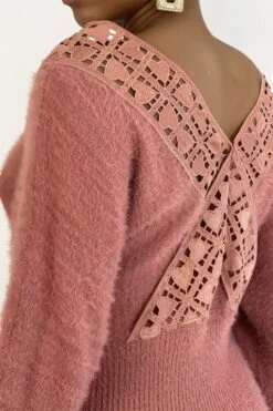 Robe Pull Rose Fuchsia Cintrée Col V Hyper Douce à Poils Avec Dos à Col Plongeant -Féminité Couture robe pull rose fuchsia cintree col v hyper douce a poils avec dos a col plongeant 4