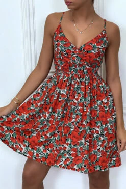 Robe Rouge Froncée à La Taille Motif Fleurs