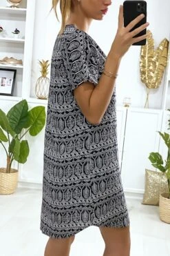 Robe Tunique à à Motif Noir Et Blanc Avec Zip Au Col -Féminité Couture robe tunique a a motif noir et blanc avec zip au col 3