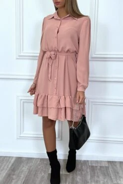 Robe Tunique Rose Manches Longues Boutonné Avec Volant -Féminité Couture robe tunique rose manches longues boutonne avec volant 3