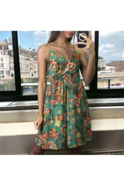 Robe Verte Fleuris à Bretelle Froncé A La Taille -Féminité Couture robe verte fleuris a bretelle fronce a la taille 2