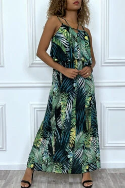 Sublime Robe Noir Motif Feuille Verte Avec Bretelle Et Volant. Vêtement Mode Femme -Féminité Couture sublime robe noir motif feuille verte avec bretelle et volant vetement mode femme 3